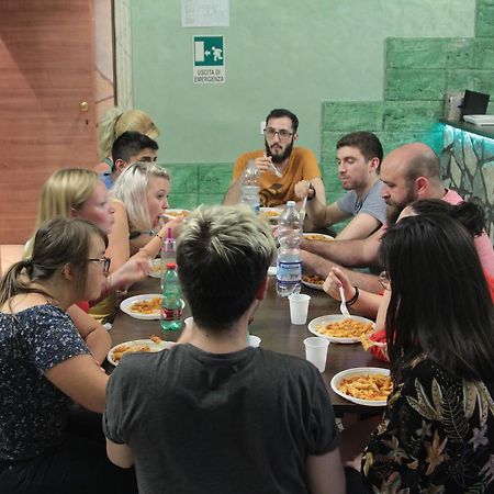 Youth Meeting Home Firenze Esterno foto